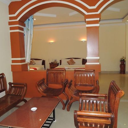 Lux Star Town Hotel Phnom Penh Exterior photo