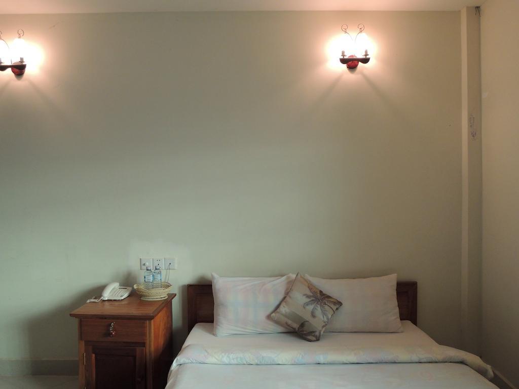 Lux Star Town Hotel Phnom Penh Exterior photo