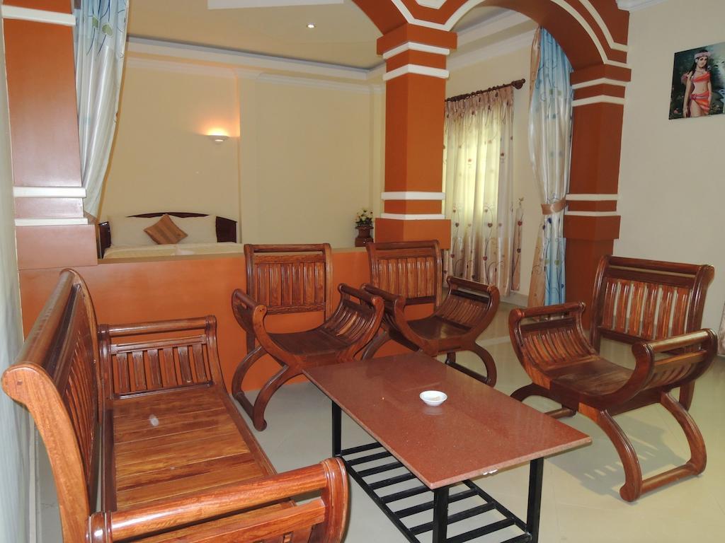 Lux Star Town Hotel Phnom Penh Exterior photo