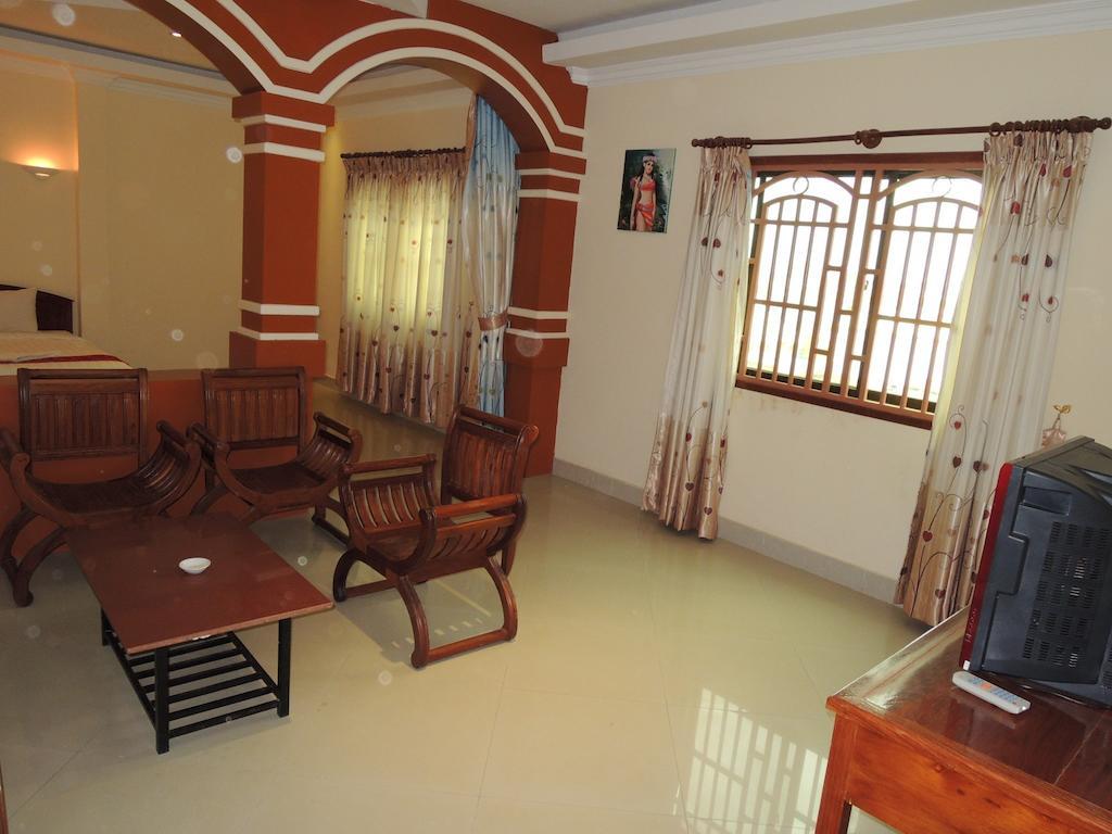 Lux Star Town Hotel Phnom Penh Exterior photo