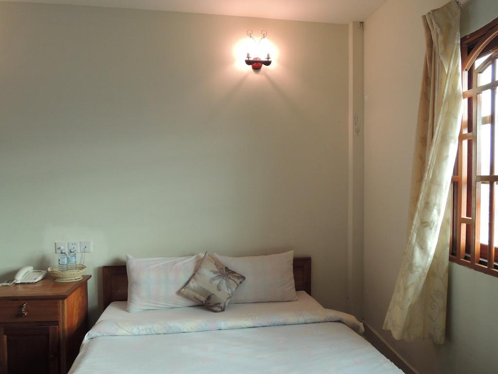Lux Star Town Hotel Phnom Penh Exterior photo