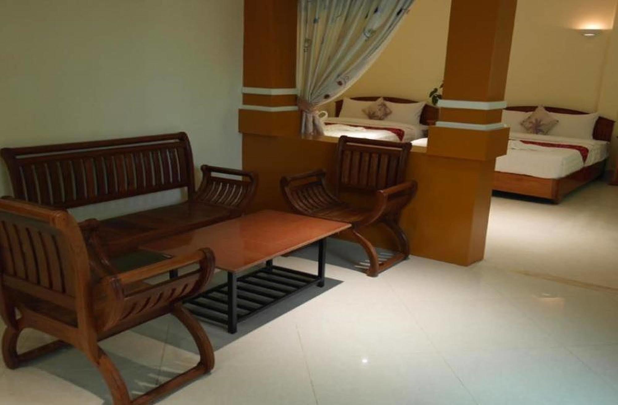 Lux Star Town Hotel Phnom Penh Exterior photo