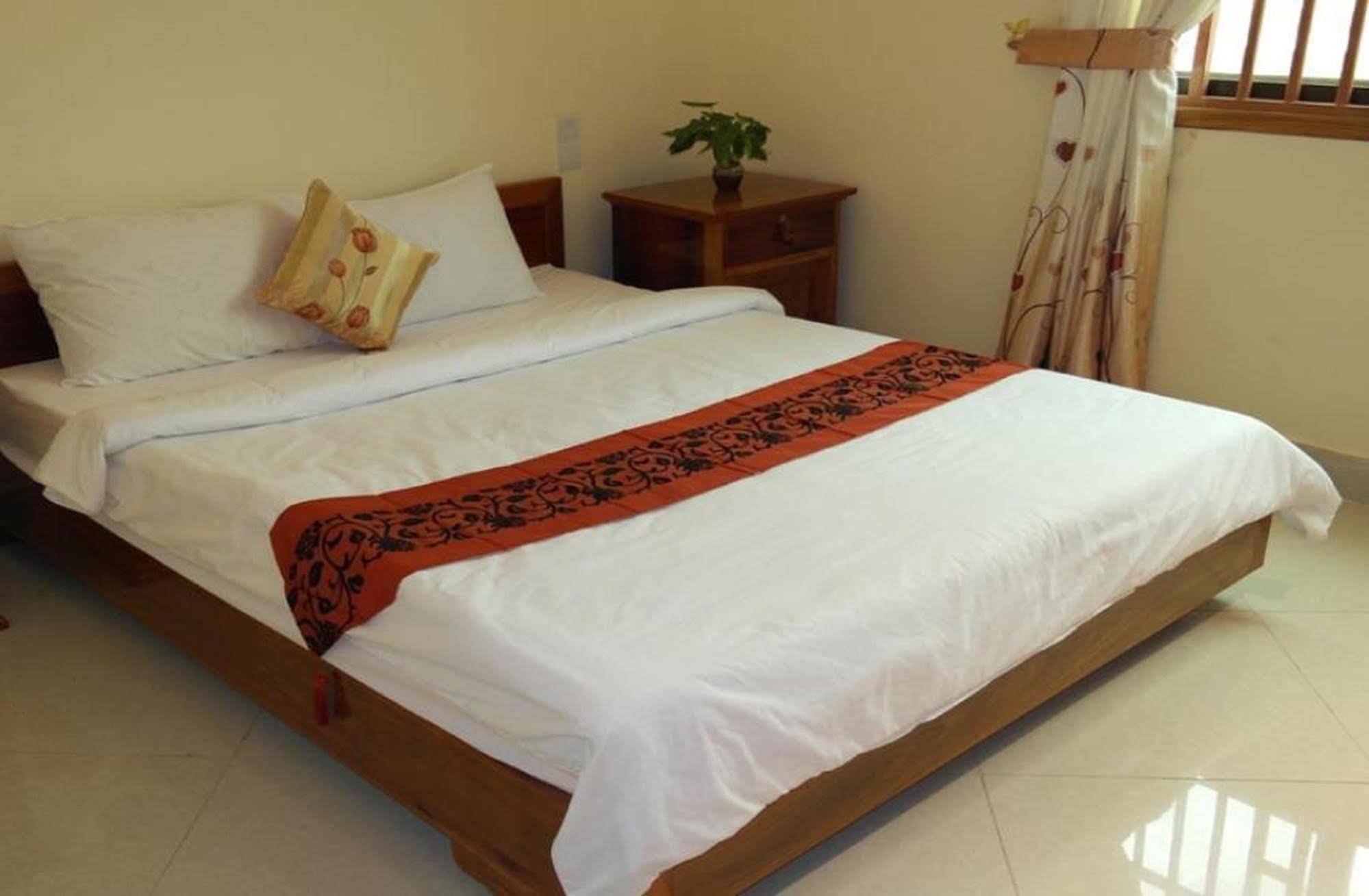 Lux Star Town Hotel Phnom Penh Exterior photo