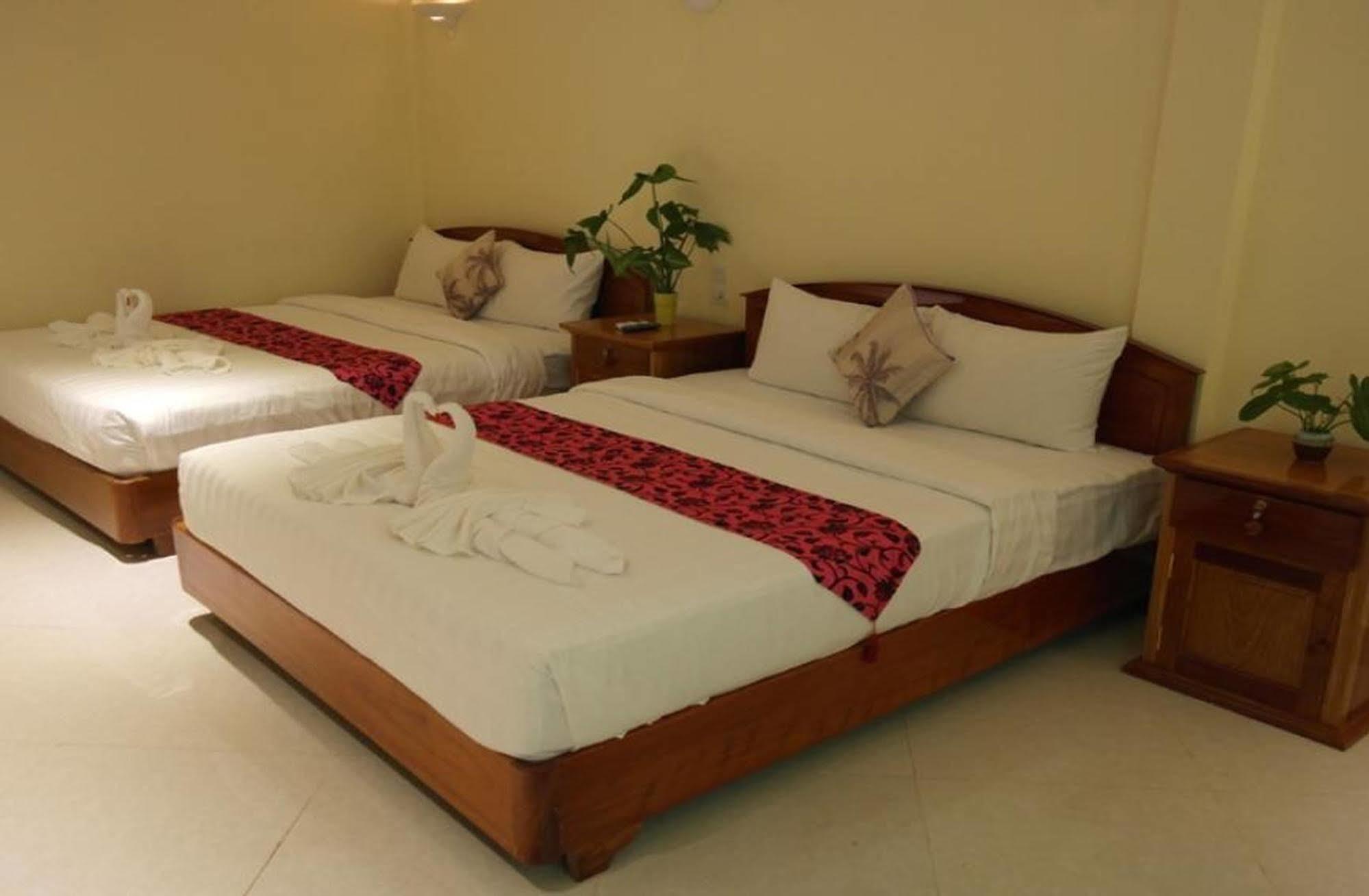 Lux Star Town Hotel Phnom Penh Exterior photo