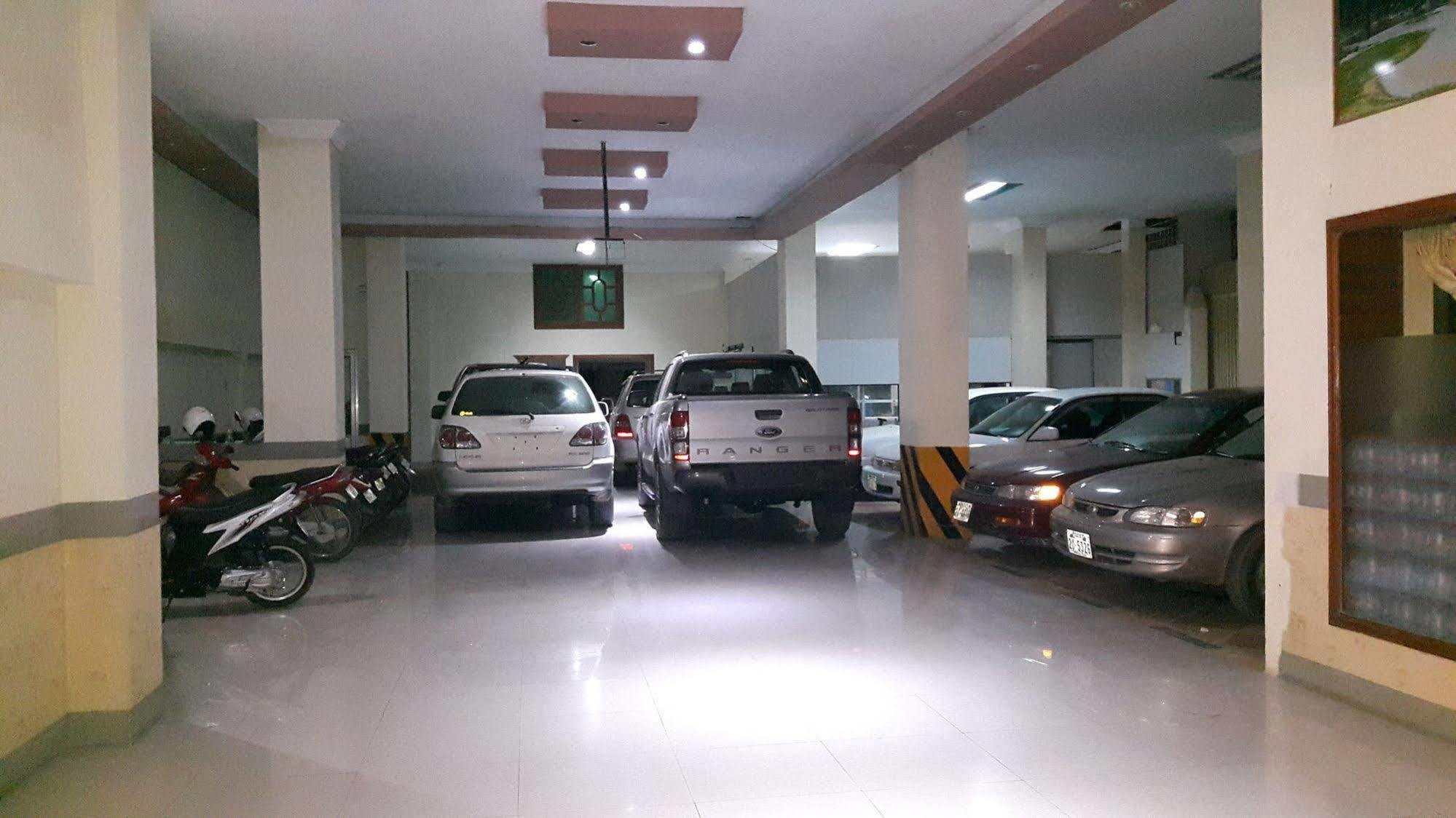 Lux Star Town Hotel Phnom Penh Exterior photo